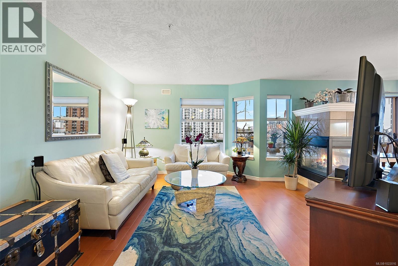 302 935 Johnson St - Main photo, Victoria, British Columbia