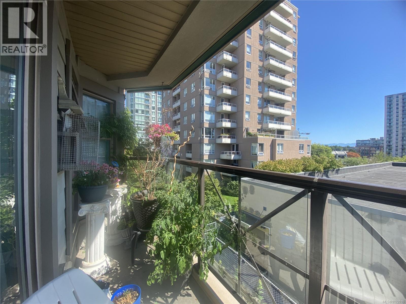 #302 935 Johnson St - 15