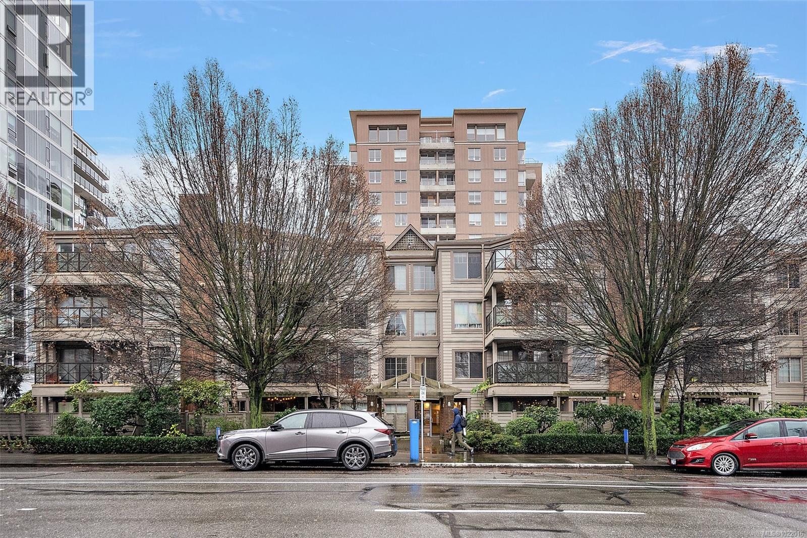 #302 935 Johnson St - 16