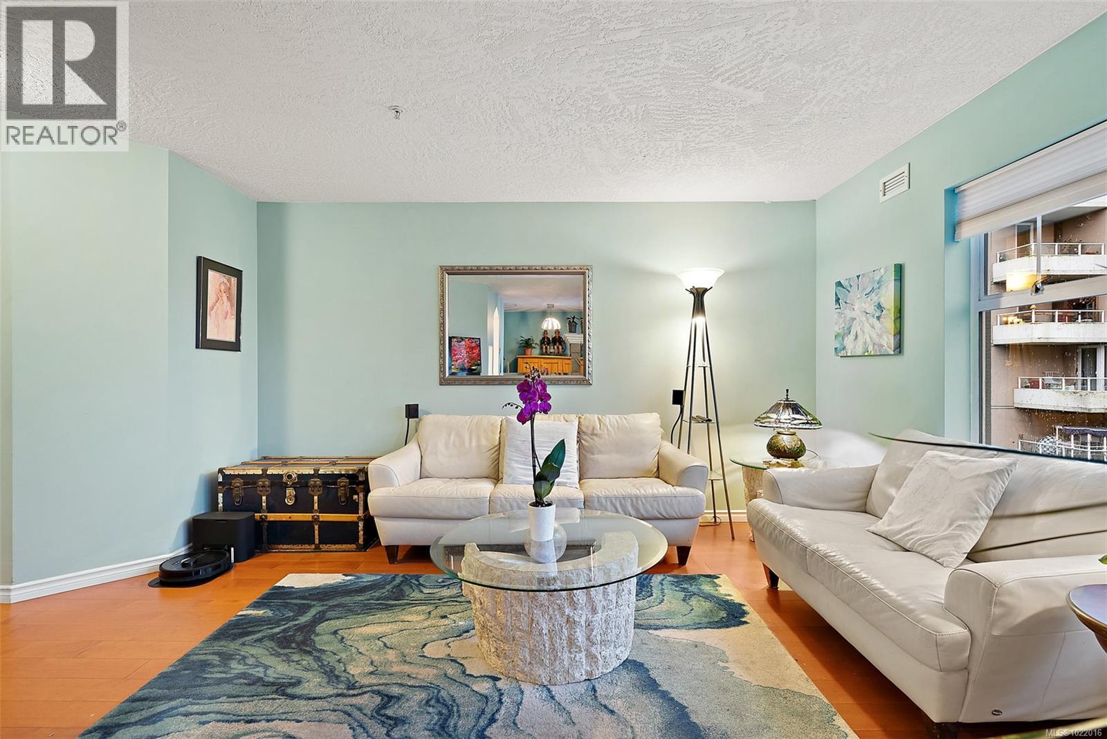 302 935 Johnson St - Photo 2 of 19, Victoria, British Columbia