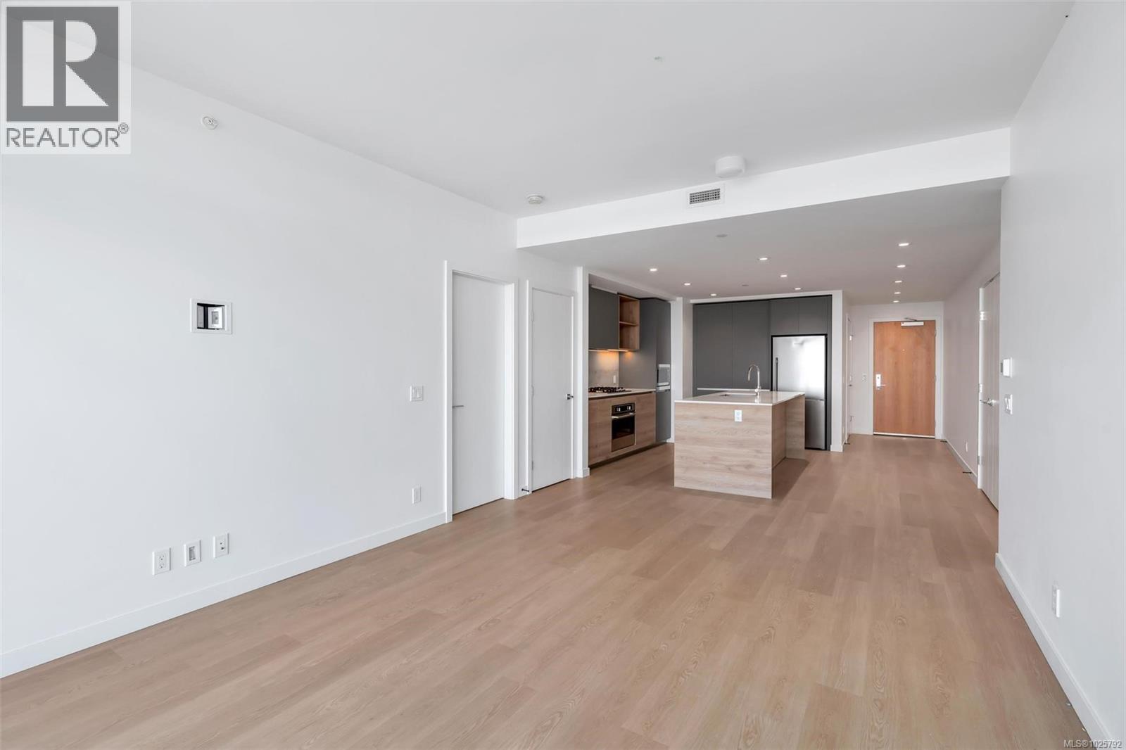 1208 363 Tyee Road, Victoria