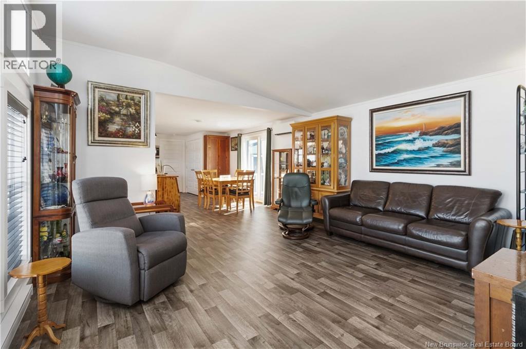 61 MOSS LANE - 12