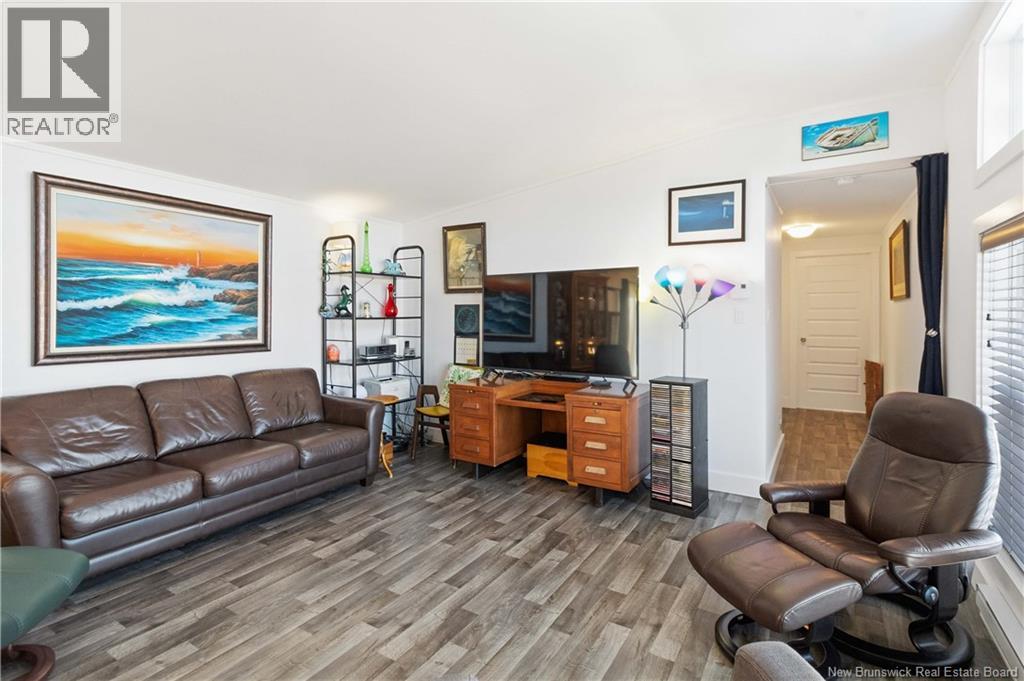 61 MOSS LANE - 13