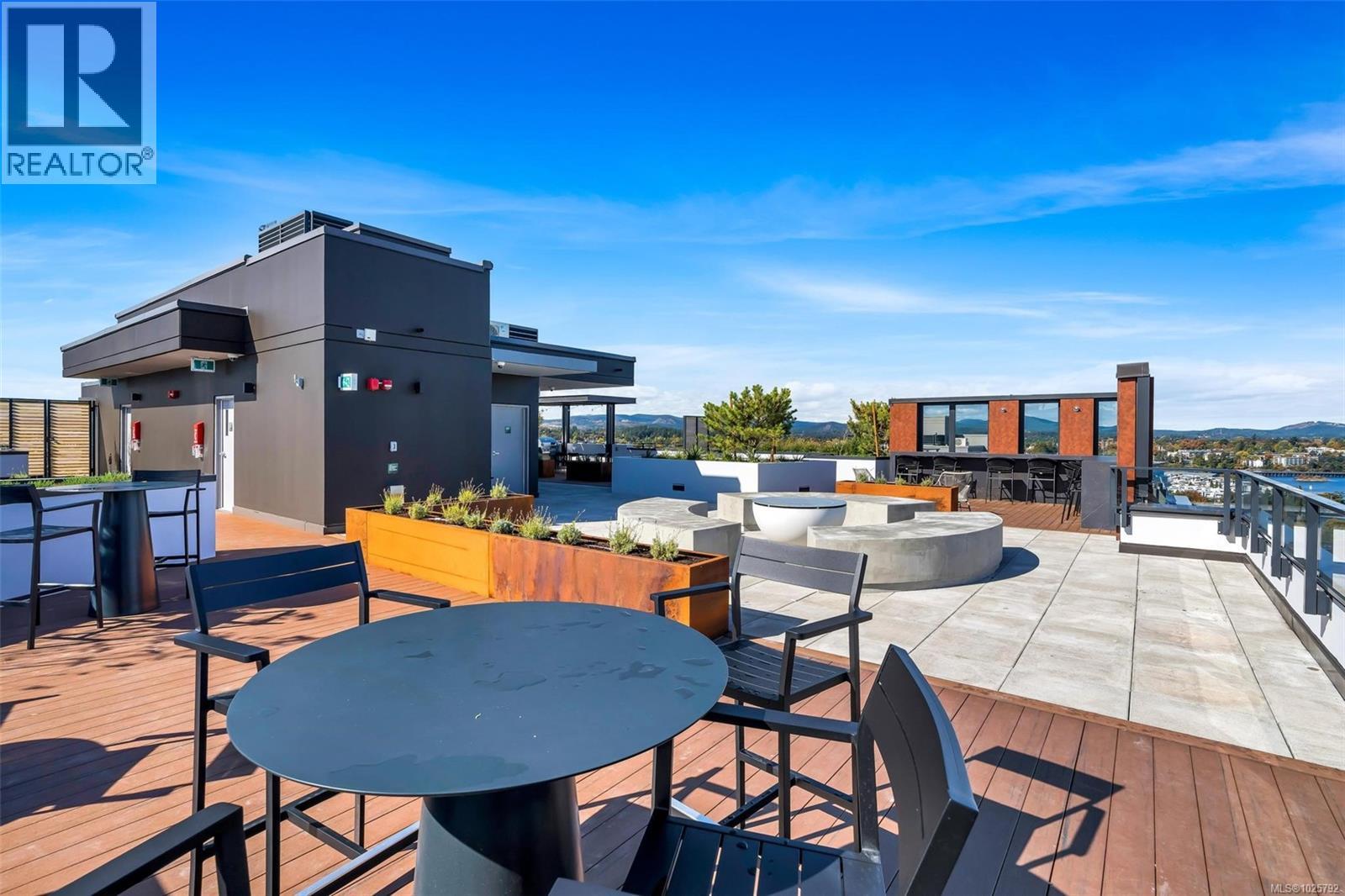 1208 363 Tyee Road, Victoria