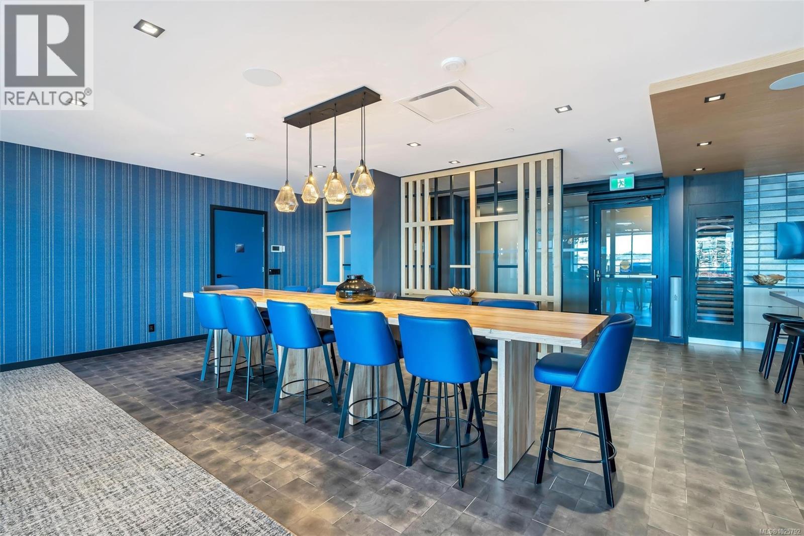 #1208 363 Tyee Rd - 54
