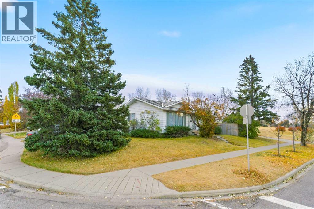 Single Family House Bungalow for Sale in   Avenue SW Glamorgan Calgary 