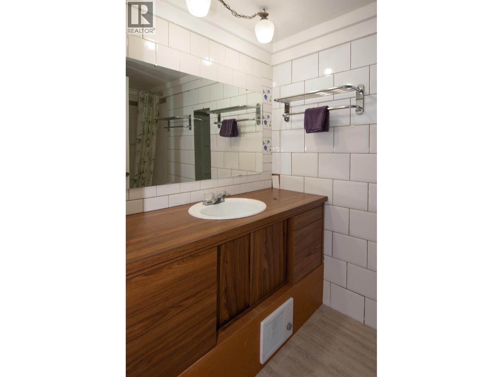 2737 Upper Bench Road, Keremeos