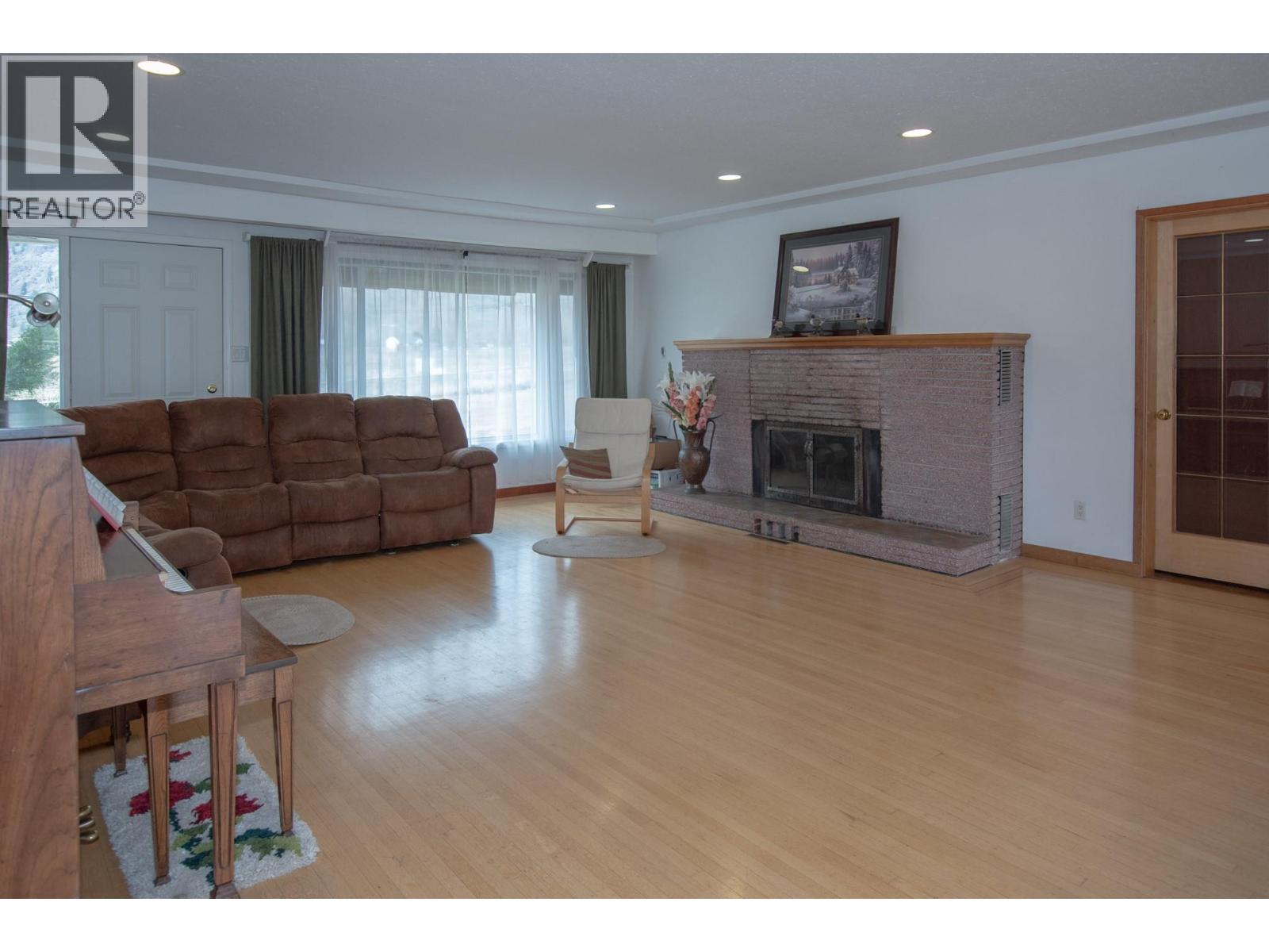 2737 Upper Bench Road, Keremeos