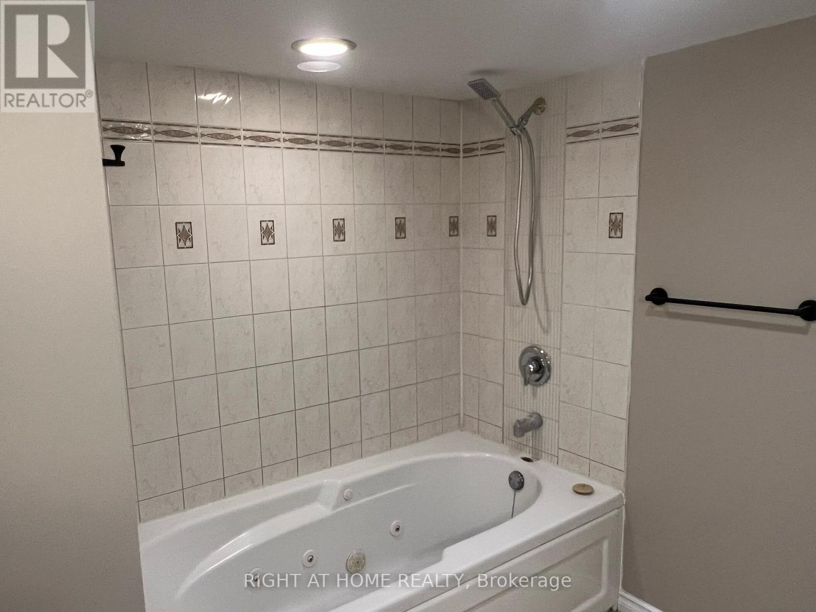 46 Lougheed Unit Lower photo 4