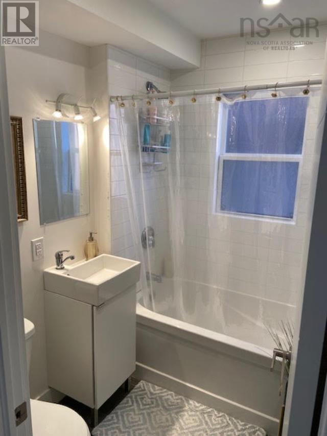 Property 9 of 10 of 88, 90, 90A Windmill Road