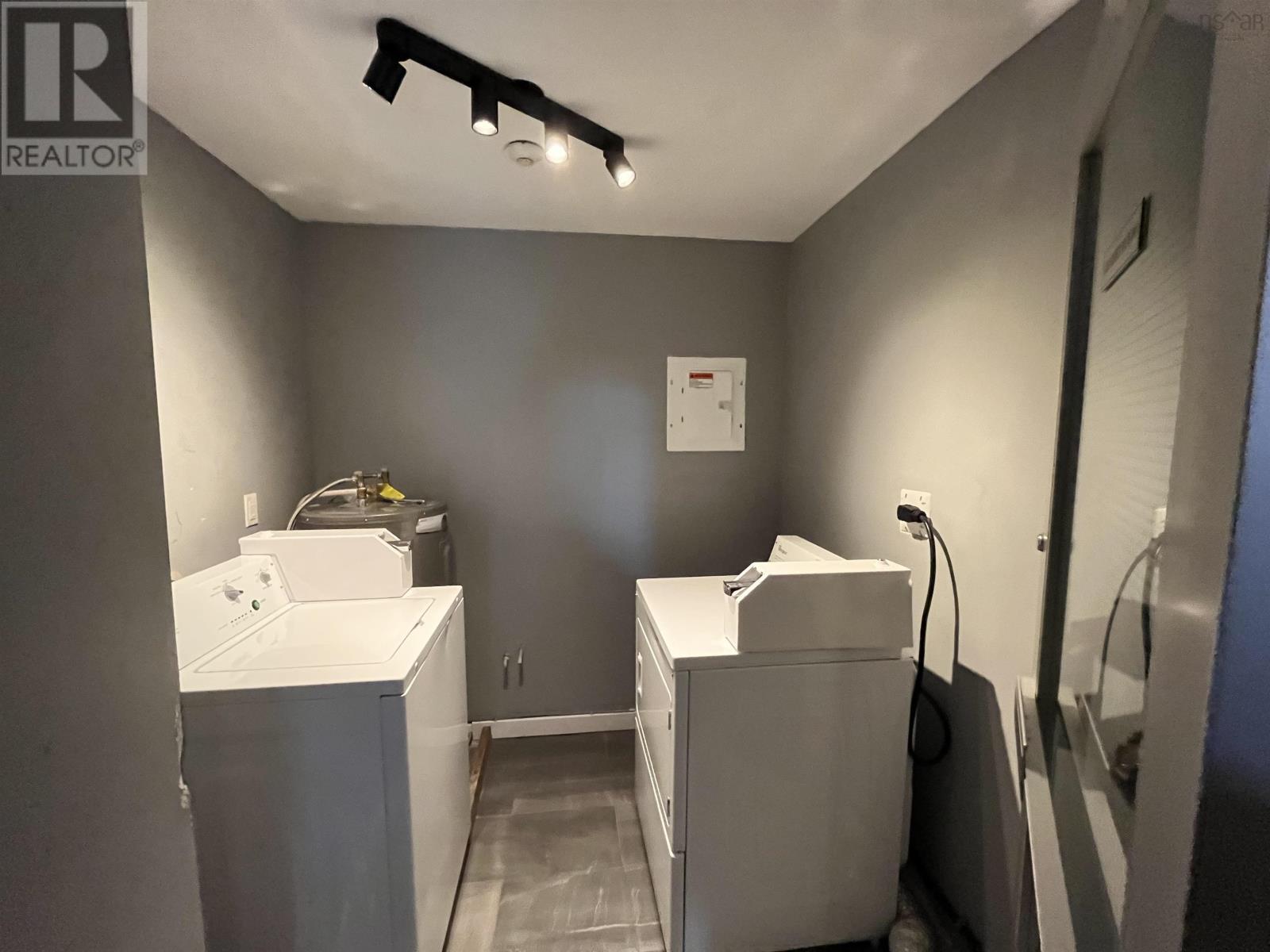 Property 10 of 10 of 88, 90, 90A Windmill Road