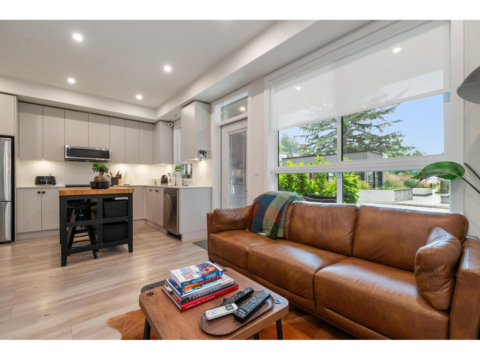 103 45511 CAMPUS DRIVE, Garrison Crossing, Chilliwack