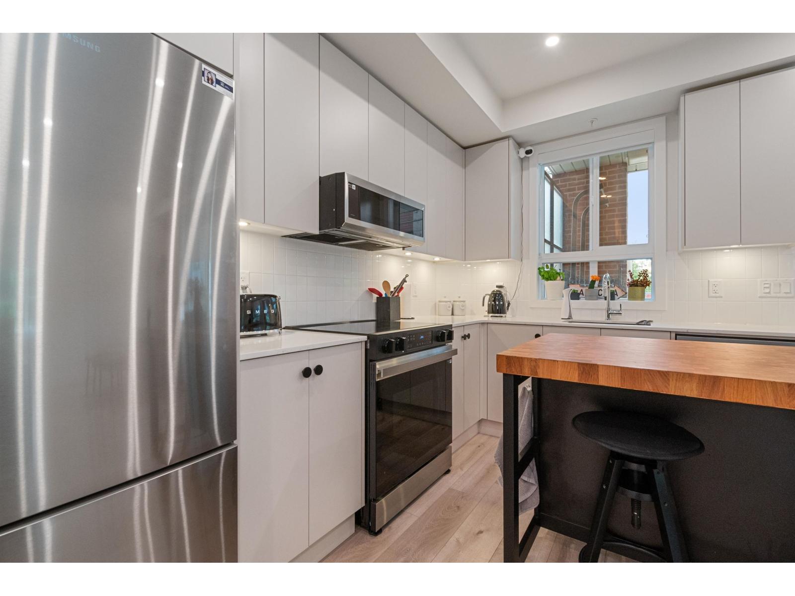 103 45511 CAMPUS DRIVE, Garrison Crossing, Chilliwack