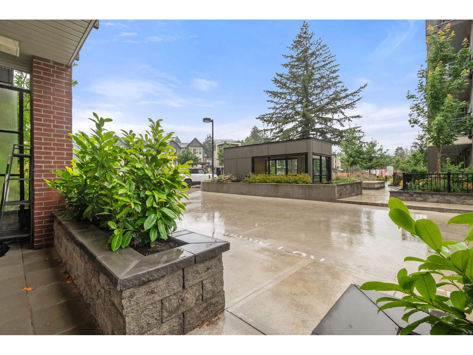 103 45511 CAMPUS DRIVE, Garrison Crossing, Chilliwack