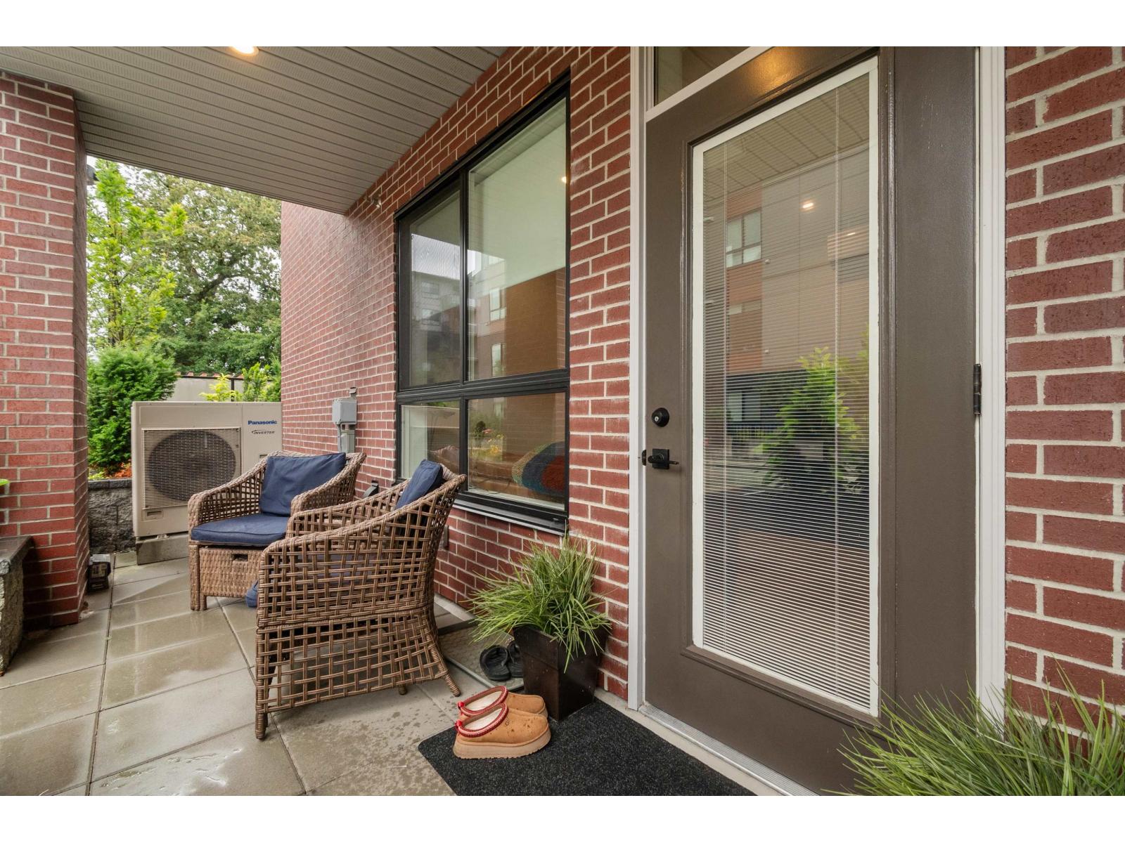 103 45511 CAMPUS DRIVE, Garrison Crossing, Chilliwack