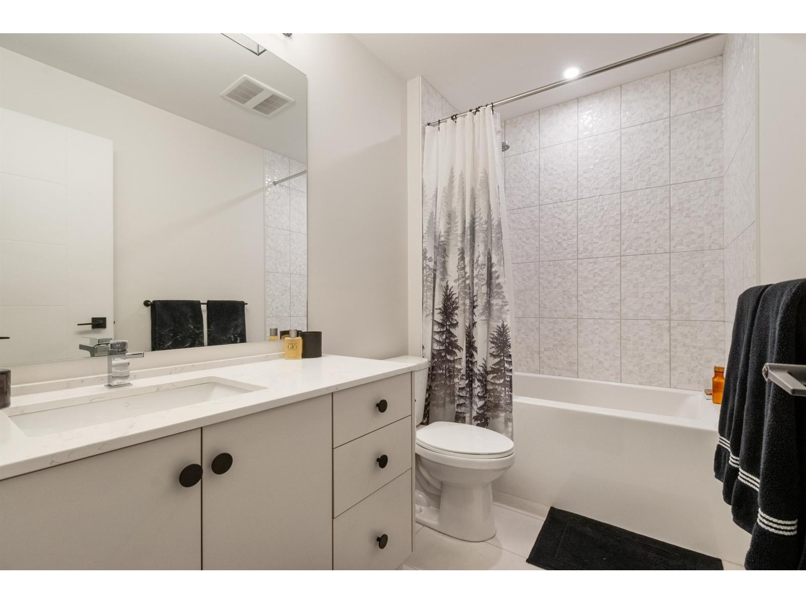 103 45511 CAMPUS DRIVE, Garrison Crossing, Chilliwack