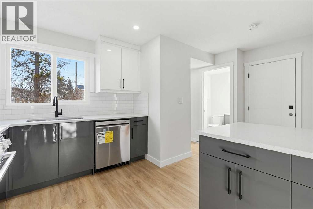 Single Family House for Sale in  Pensacola Crescent SE Penbrooke Meadows Calgary 