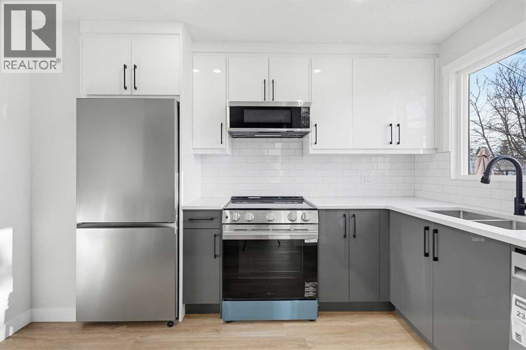 Single Family House for Sale in  Pensacola Crescent SE Penbrooke Meadows Calgary 