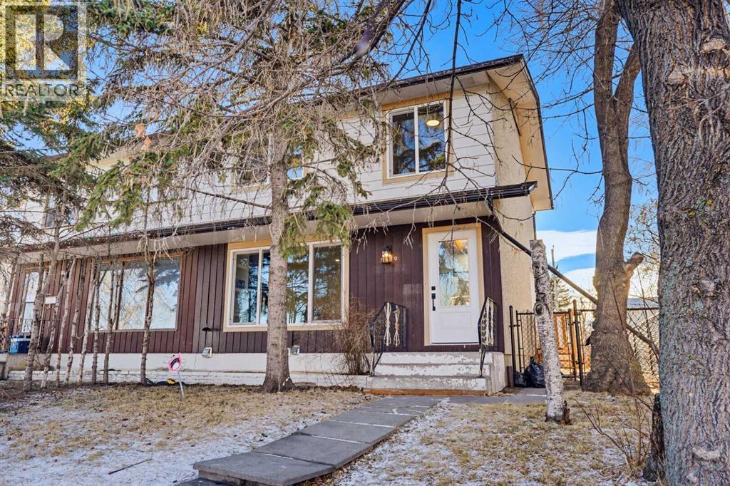 Single Family House for Sale in  Pensacola Crescent SE Penbrooke Meadows Calgary 