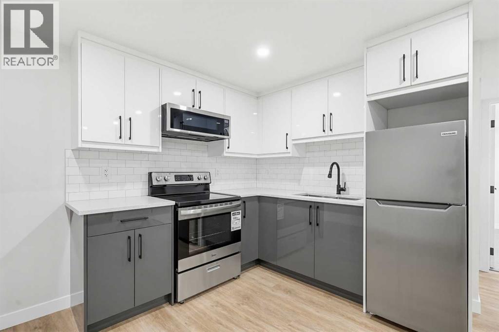 Single Family House for Sale in  Pensacola Crescent SE Penbrooke Meadows Calgary 