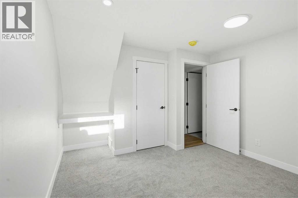 Single Family House for Sale in  Pensacola Crescent SE Penbrooke Meadows Calgary 