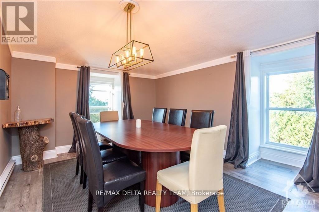 2607 OLD MONTREAL ROAD — photo 33