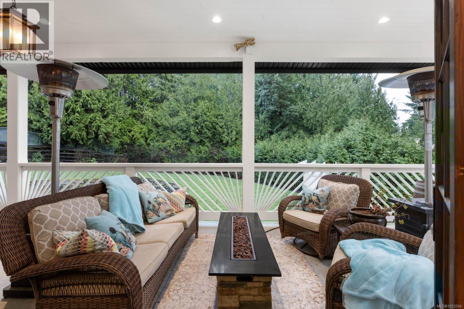  643 Southwood Drive, Highlands