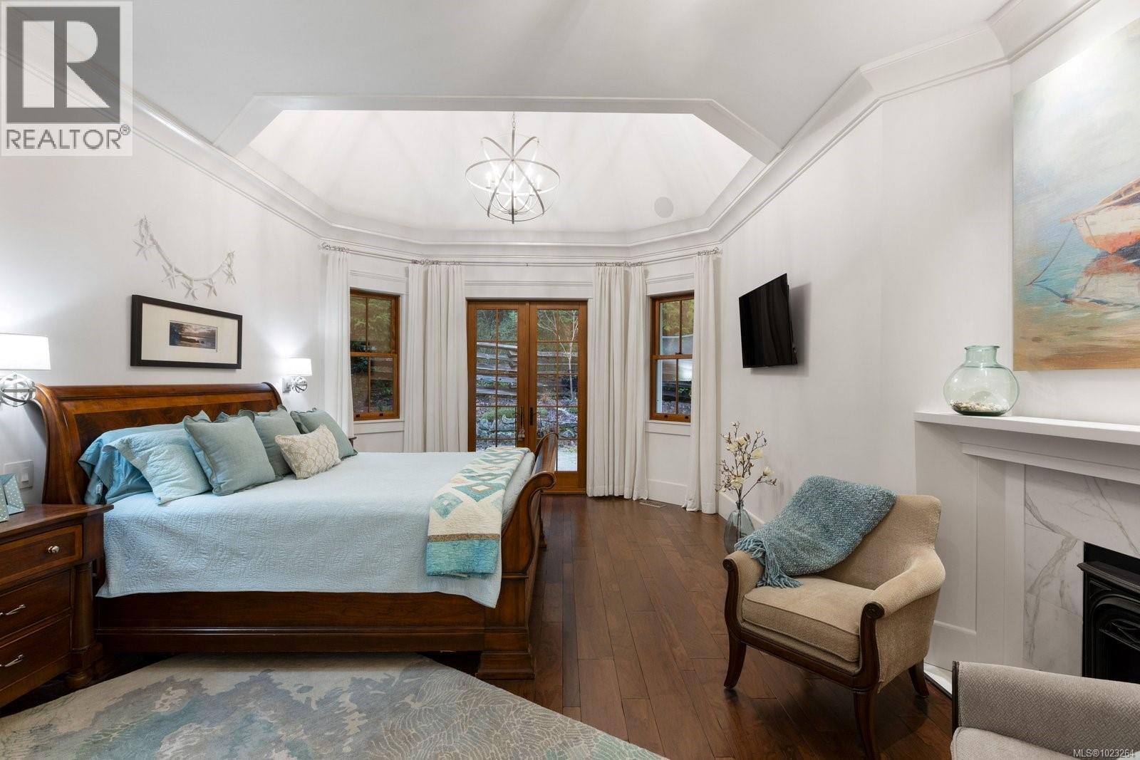  643 Southwood Drive, Highlands