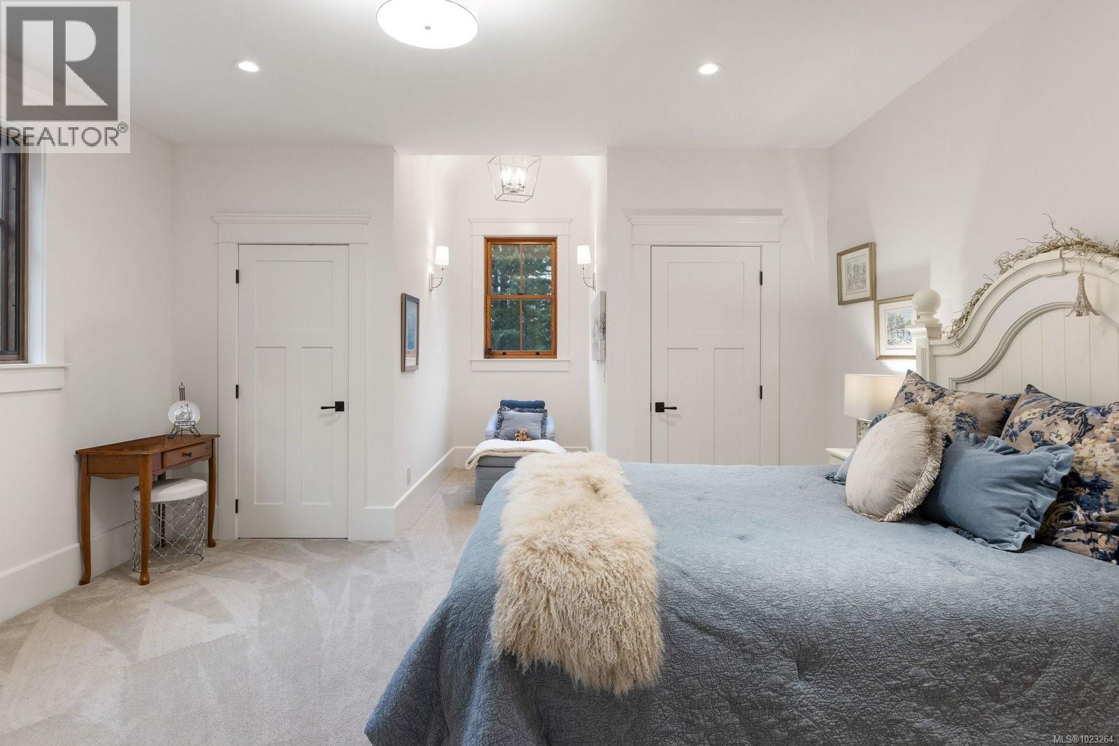  643 Southwood Drive, Highlands