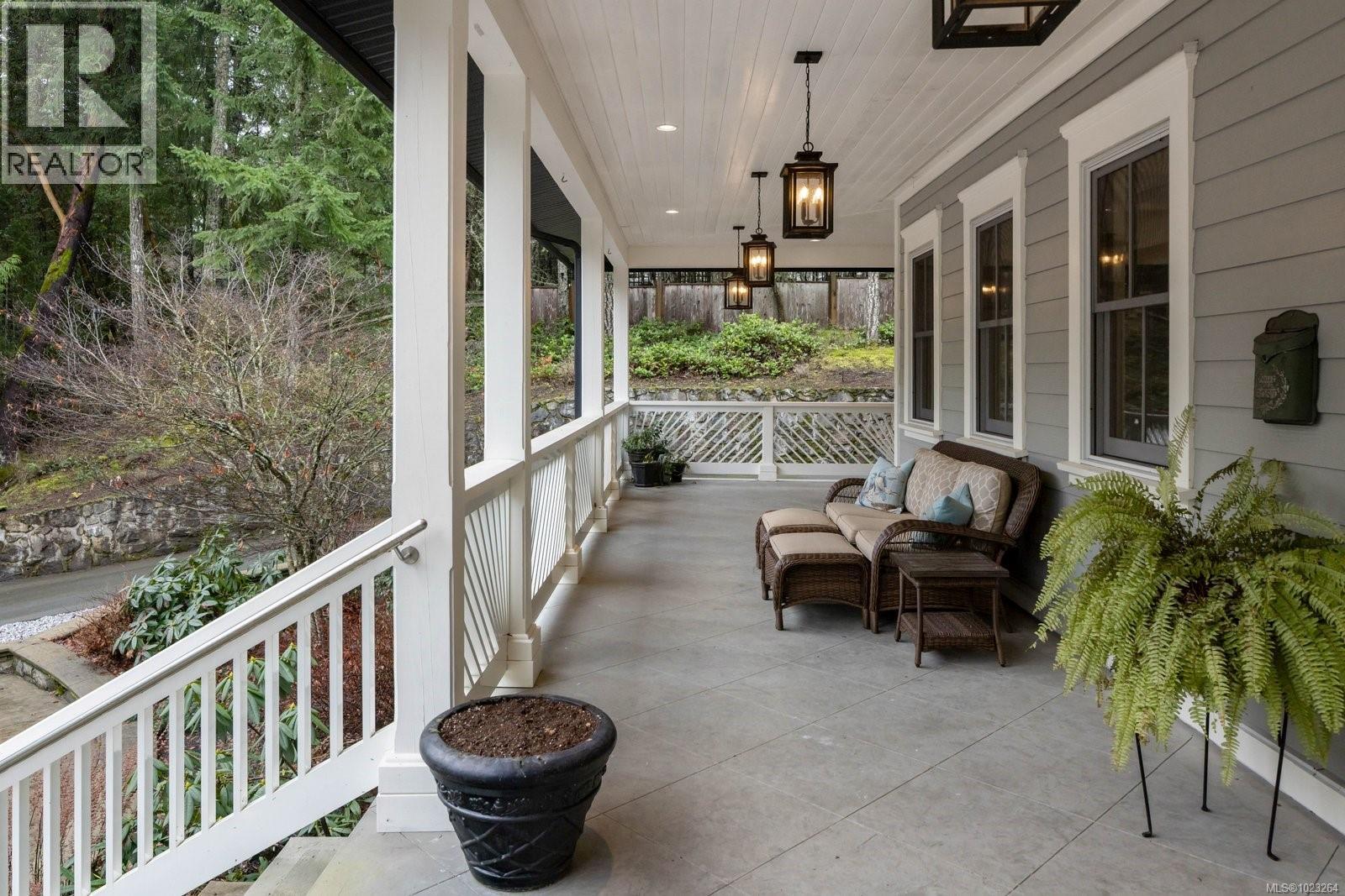  643 Southwood Drive, Highlands