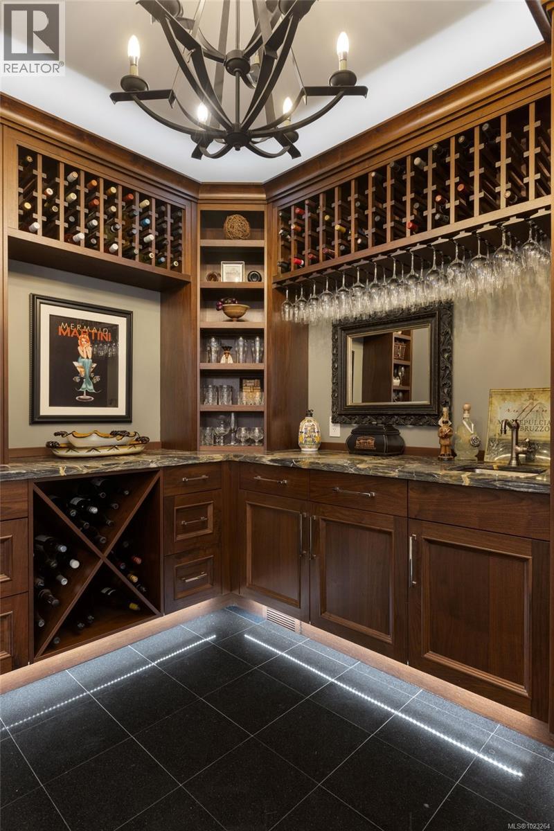  643 Southwood Drive, Highlands