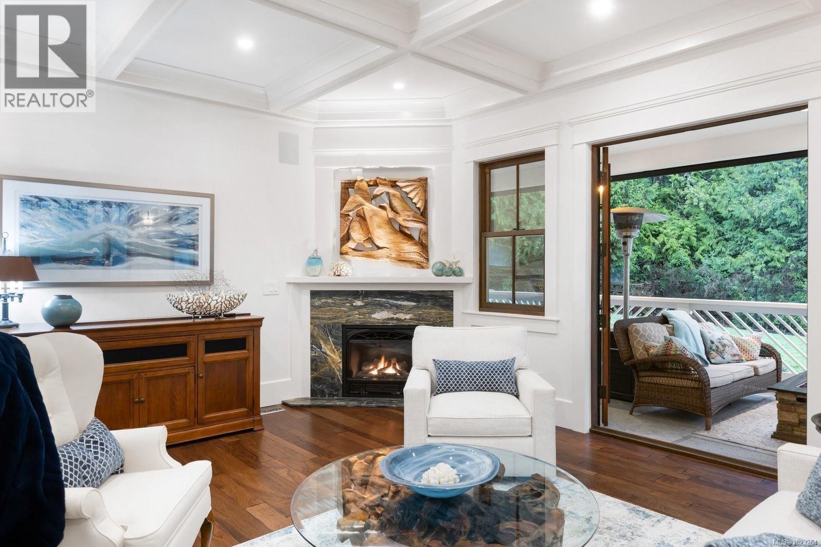  643 Southwood Drive, Highlands