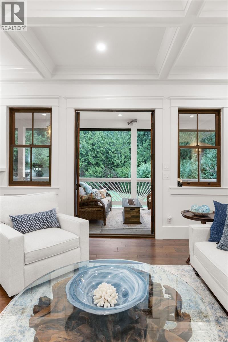  643 Southwood Drive, Highlands