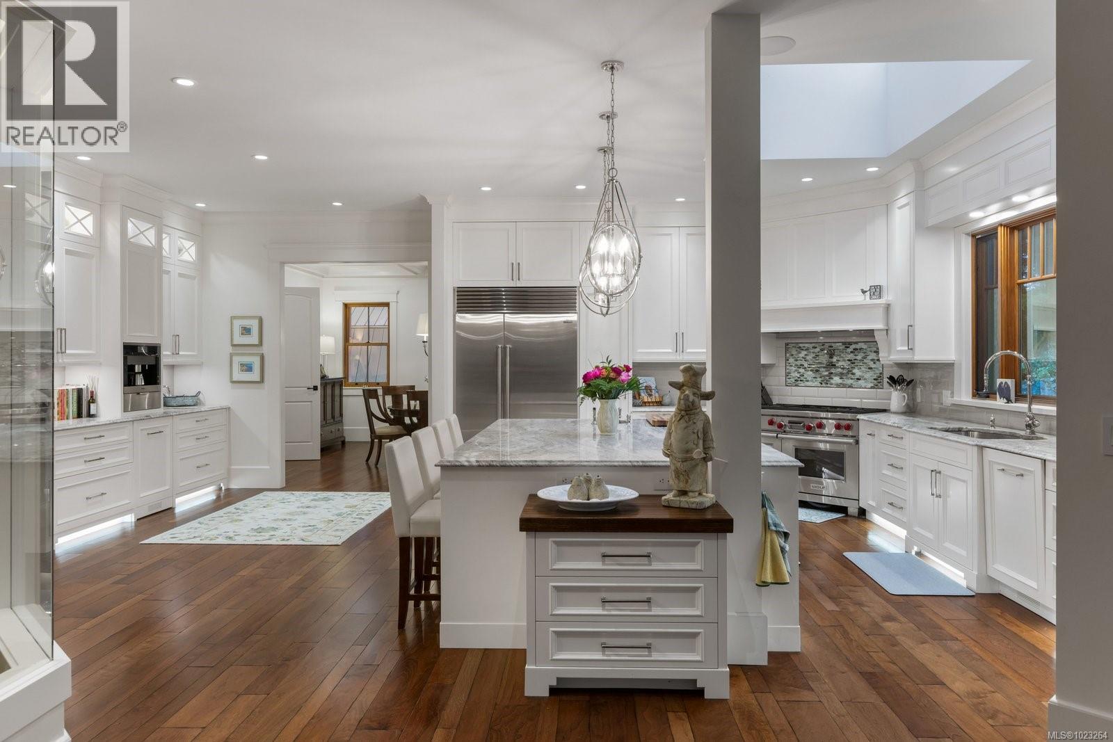  643 Southwood Drive, Highlands