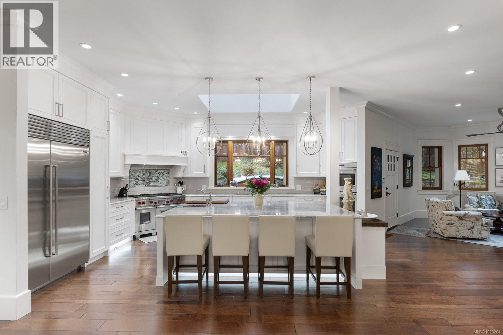  643 Southwood Drive, Highlands