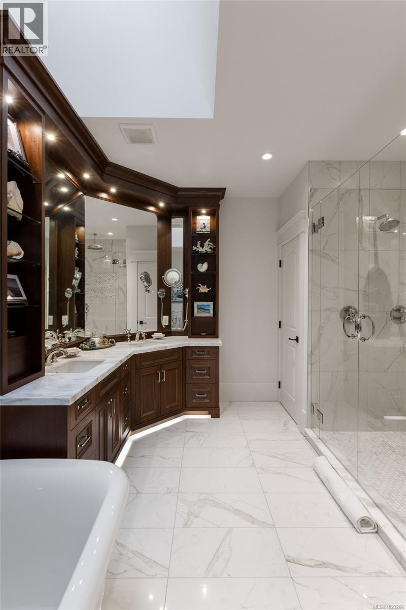  643 Southwood Drive, Highlands