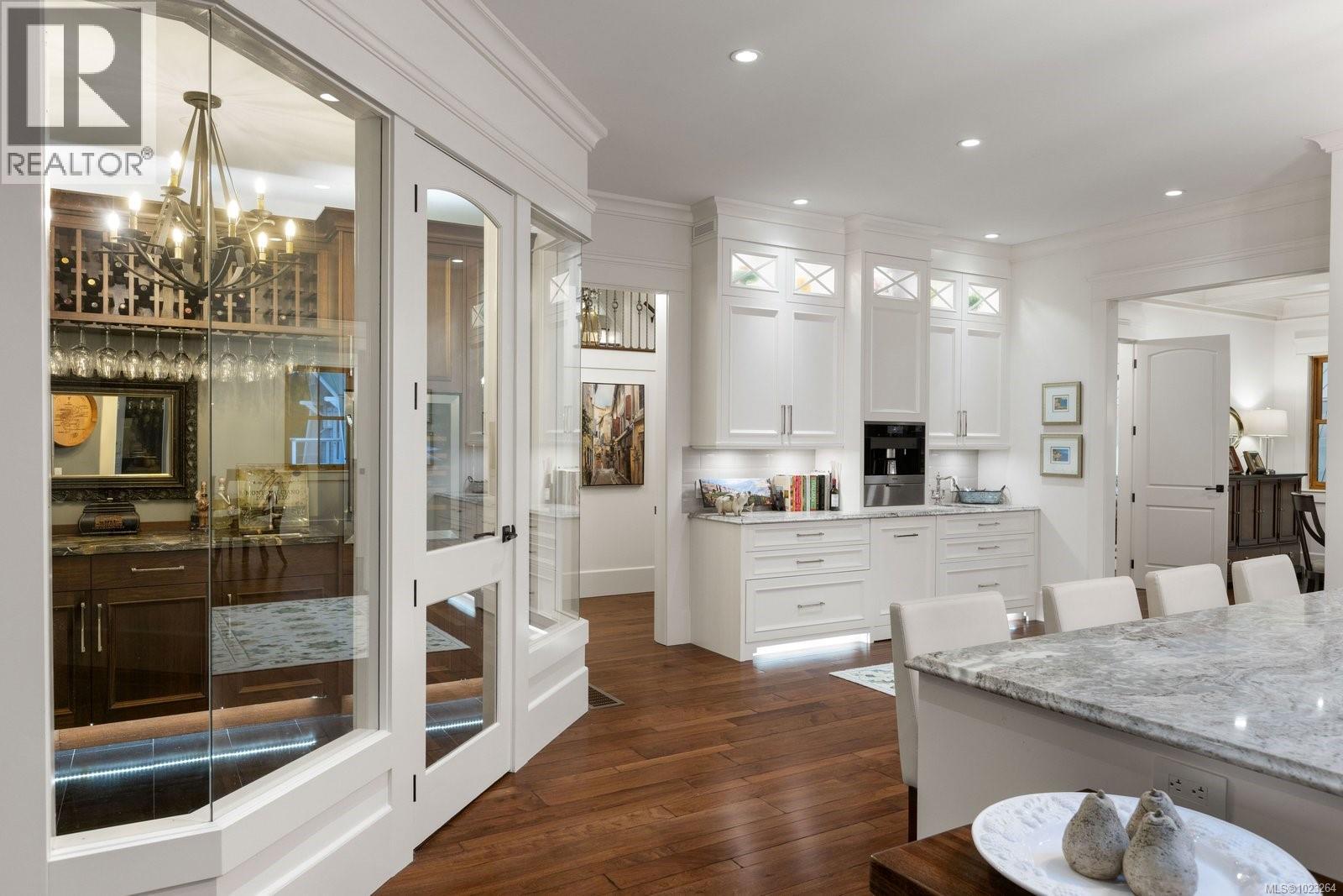  643 Southwood Drive, Highlands