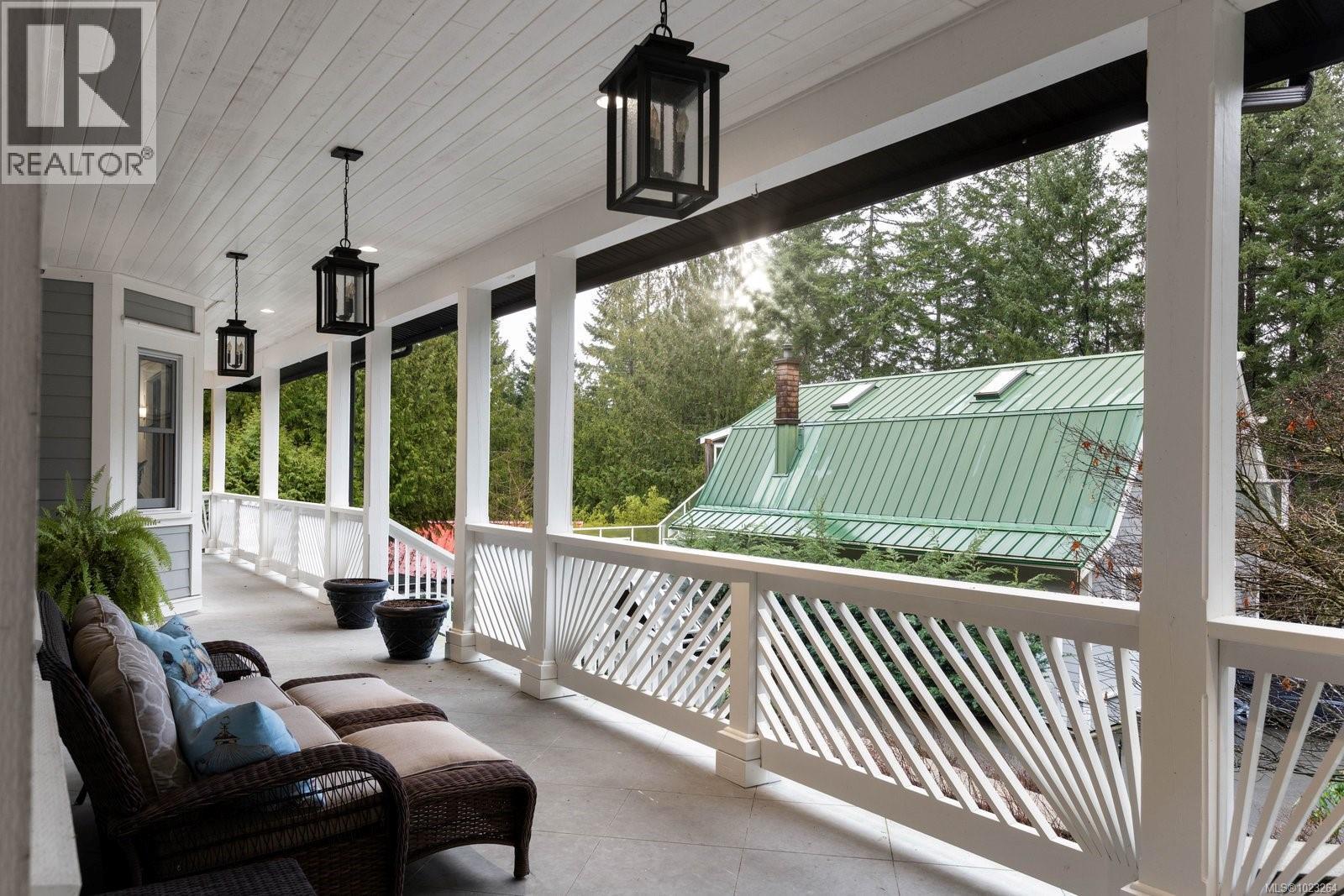  643 Southwood Drive, Highlands