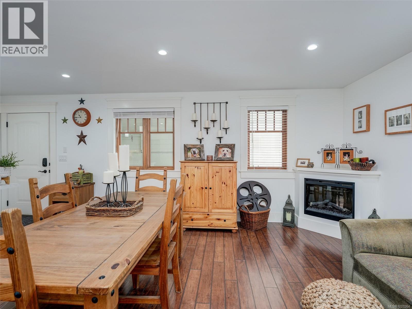  643 Southwood Drive, Highlands