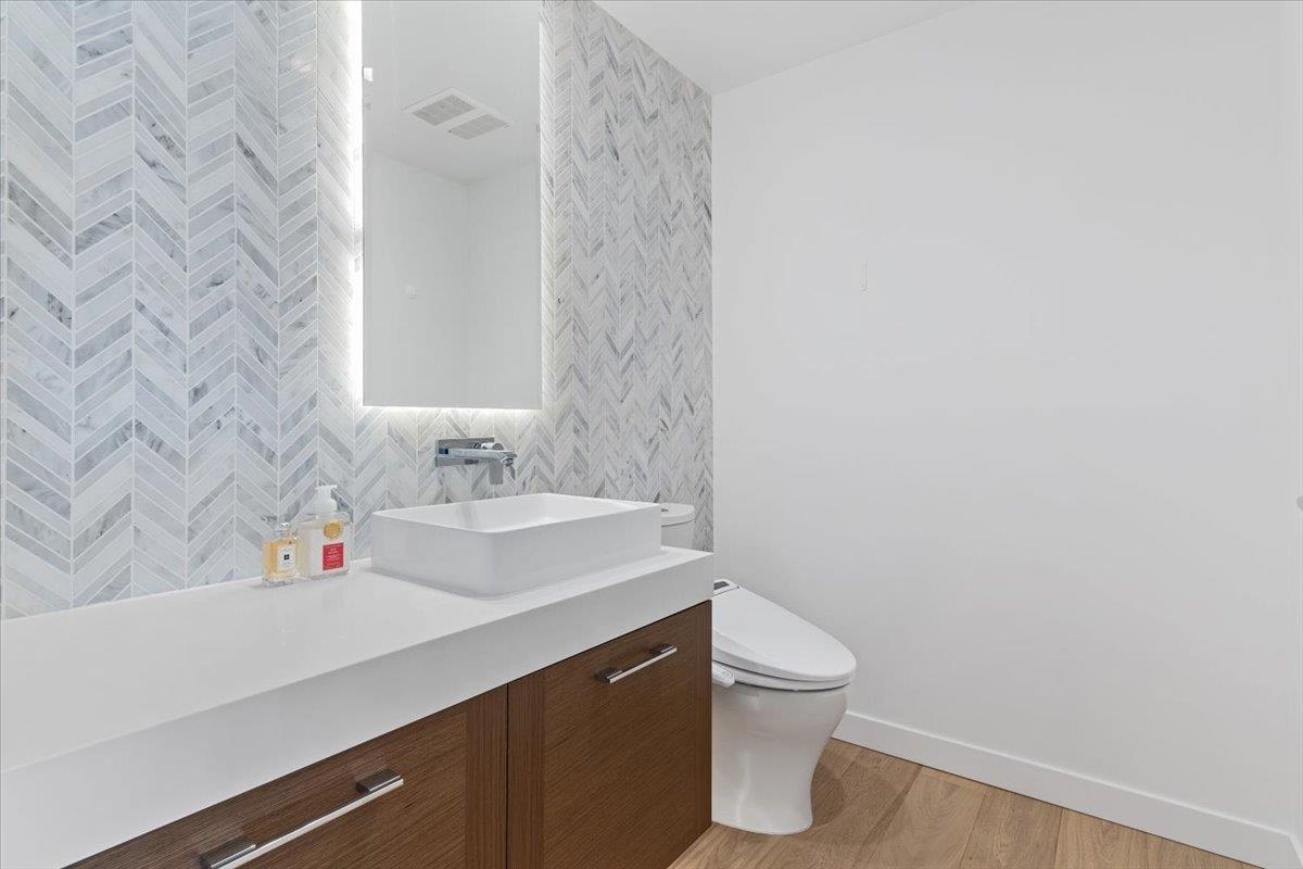 604 1439 GEORGE STREET, White Rock