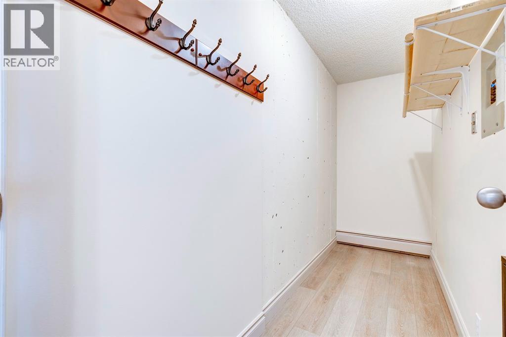 #6 1607 26 AVENUE SW - 18