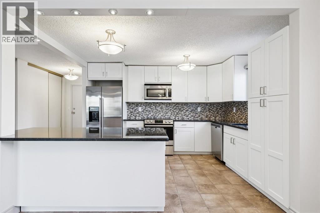 #6 1607 26 AVENUE SW - 5
