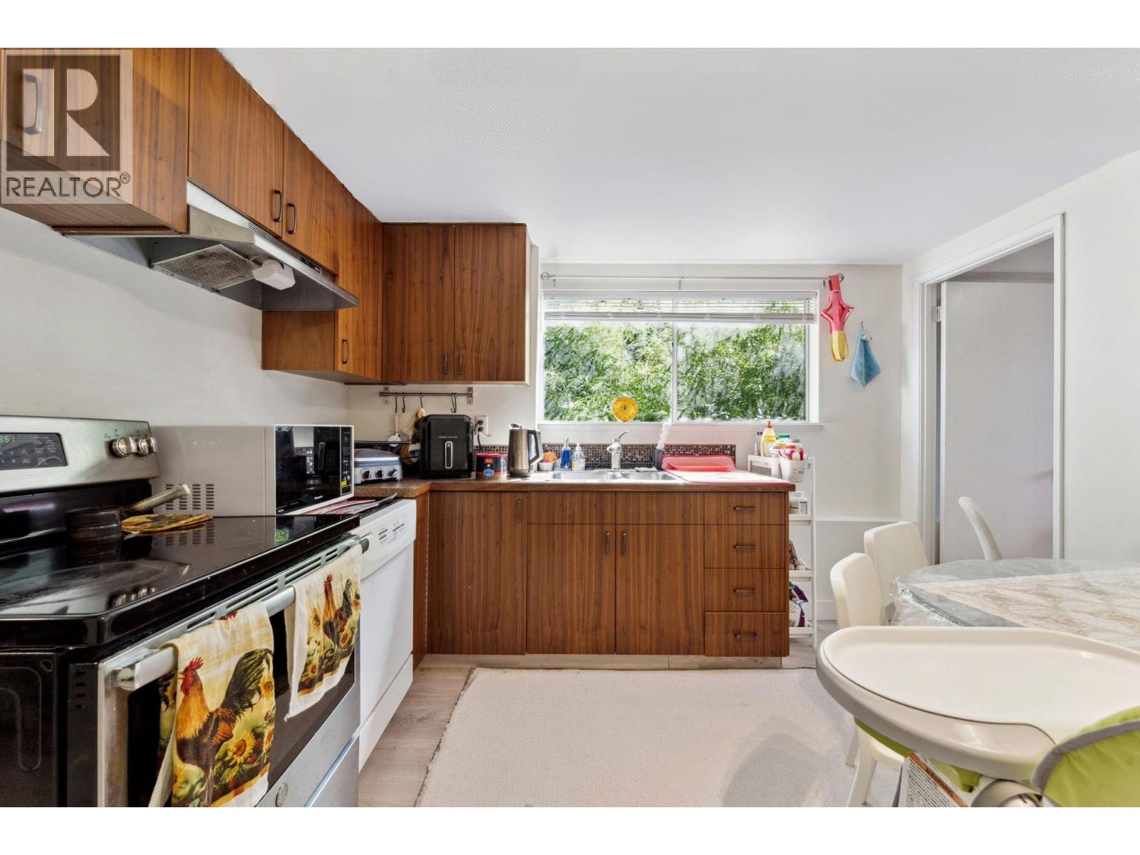 1949 MAHON AVENUE, North Vancouver