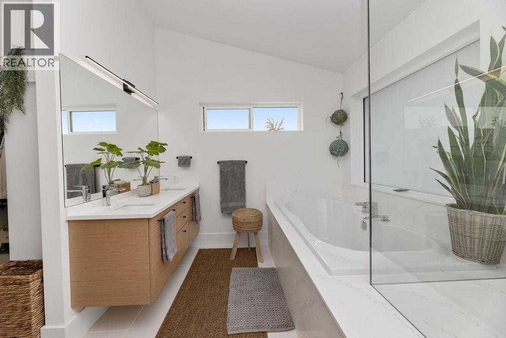 502 SPYGLASS PLACE, Gibsons