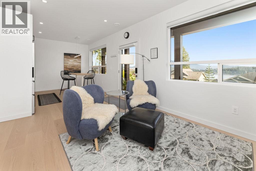 502 SPYGLASS PLACE, Gibsons