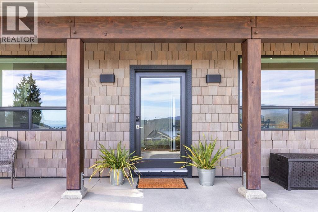 502 SPYGLASS PLACE, Gibsons