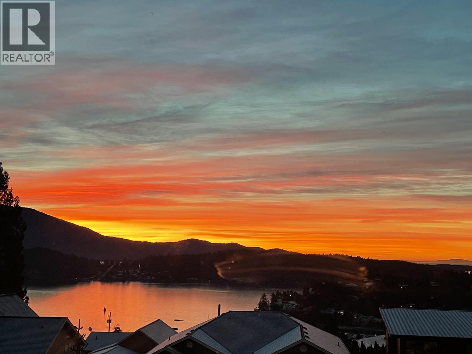 502 SPYGLASS PLACE, Gibsons