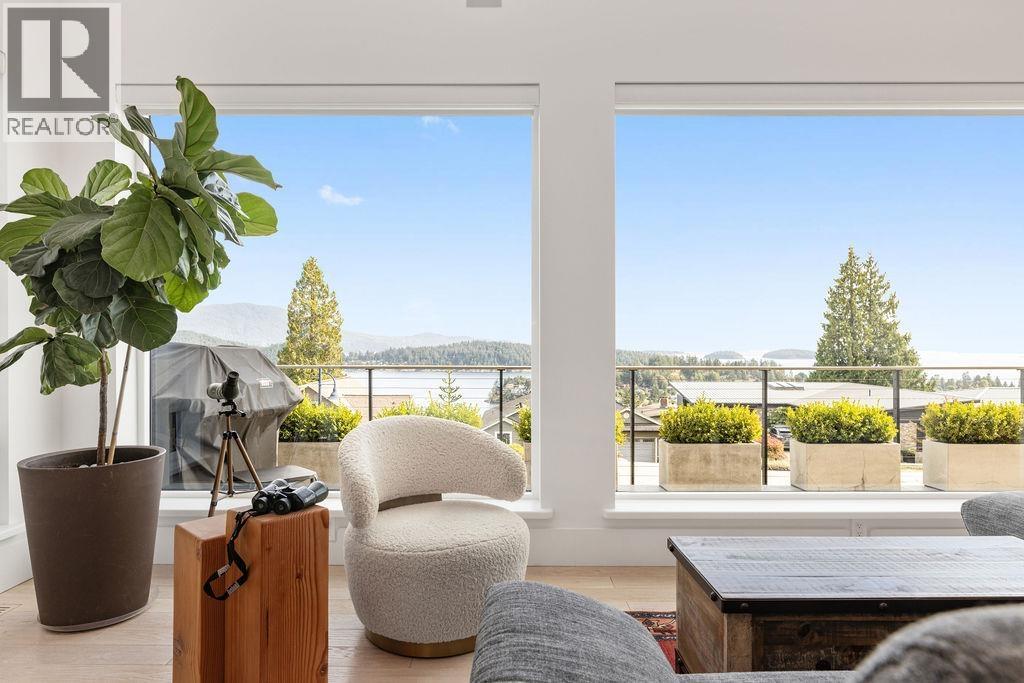 502 SPYGLASS PLACE, Gibsons