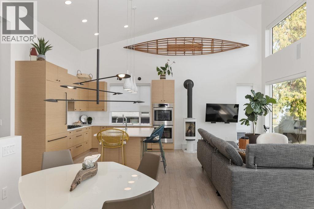 502 SPYGLASS PLACE, Gibsons