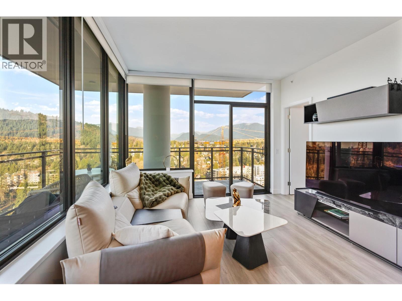 2605 626 CLAREMONT Street - photo 2